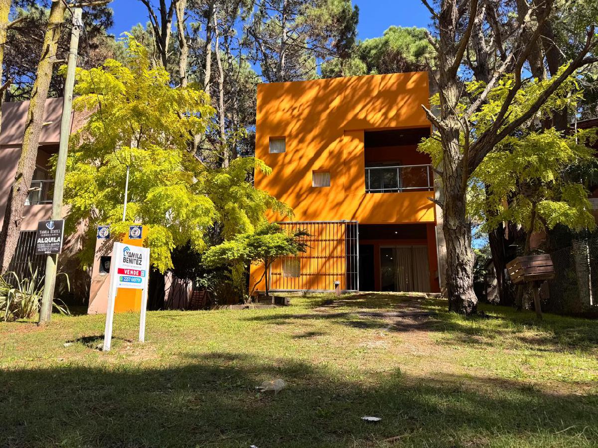 CASA P/ 6 PAX EN BARRIO LA RESERVA