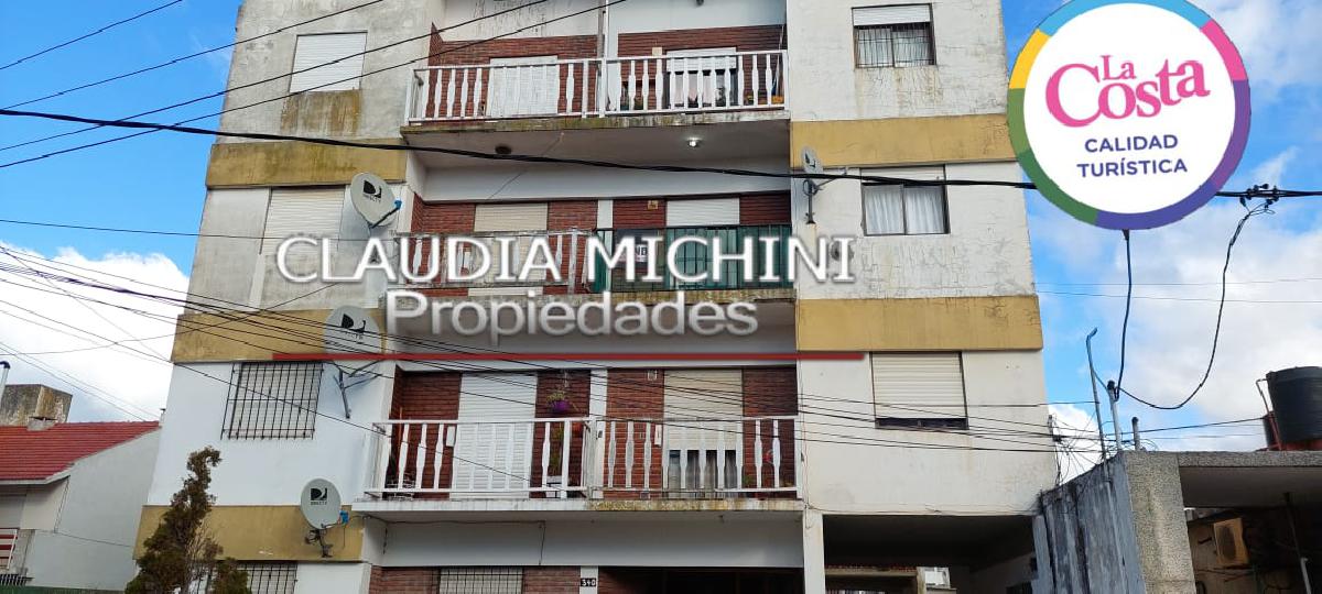 Dto en venta en Santa Teresita: cerca de todo, con entrada de auto y gas natural, se permuta por cas