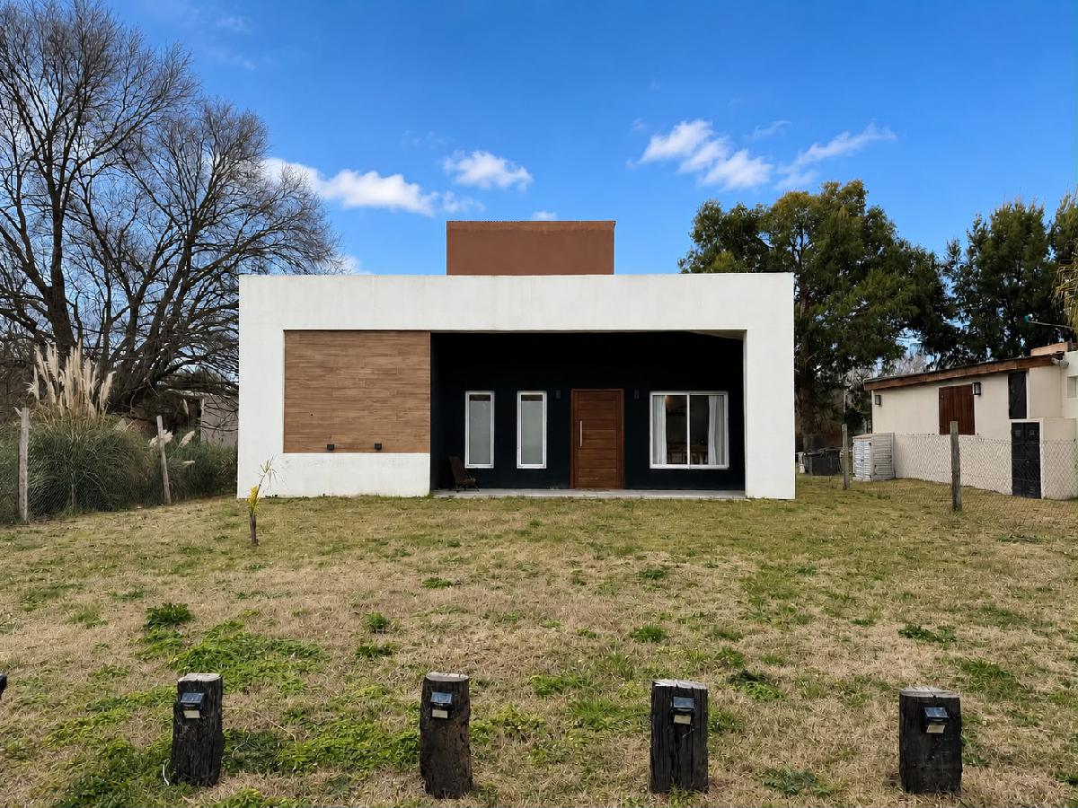 DOS CASAS DE 3 AMBIENTES VENTA EN BLOCK