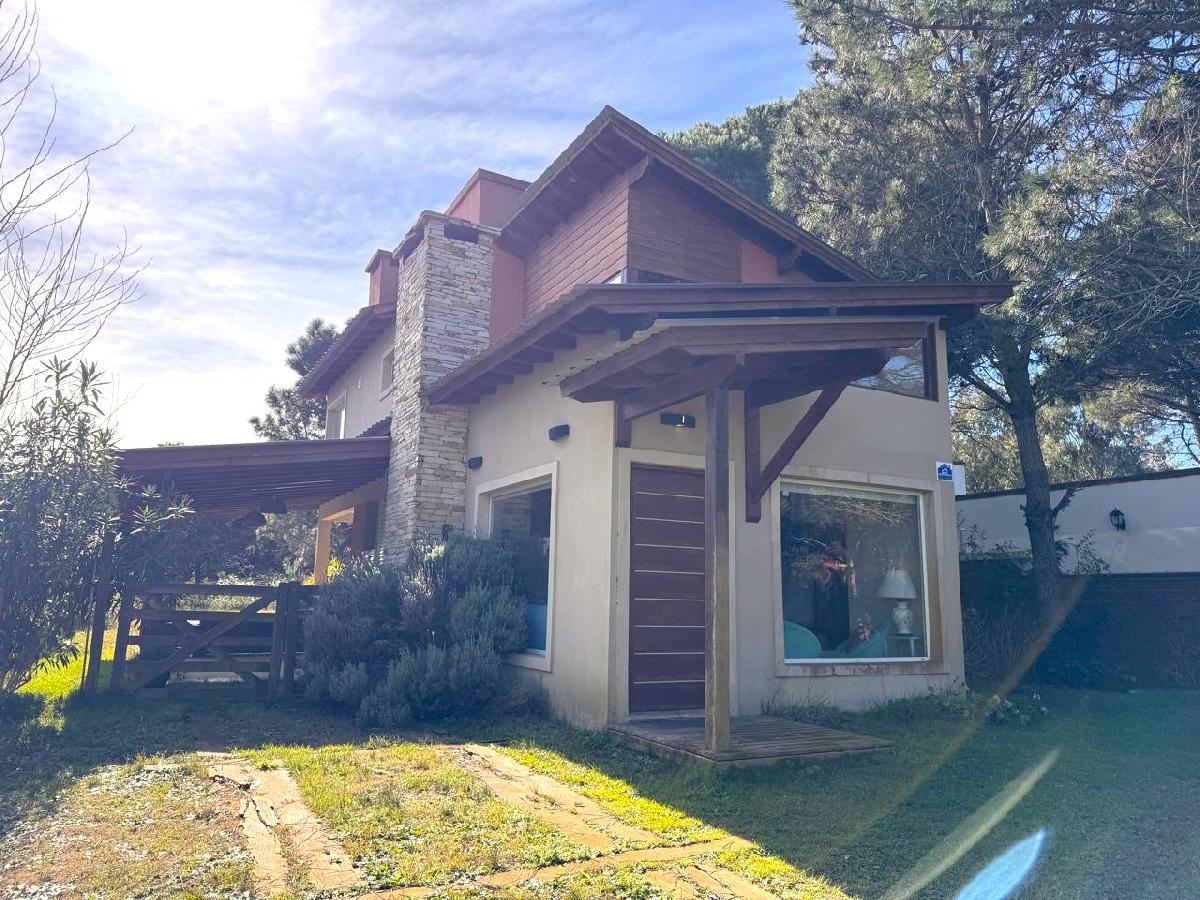 CASA DE 4 AMB PARA 6 PAX