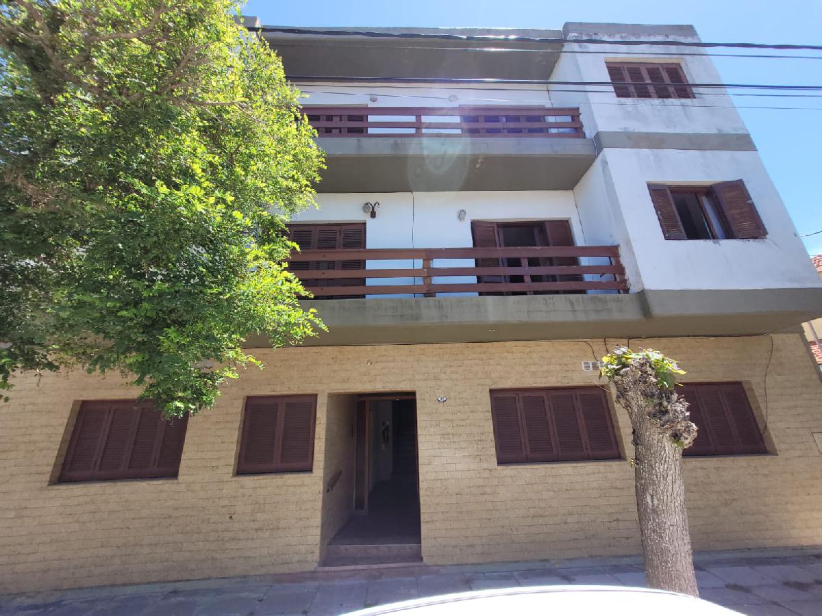 CÓMODO DEPTO  DE 3 AMBIENTES- 1° PISO A LA CALLE - CENTRO