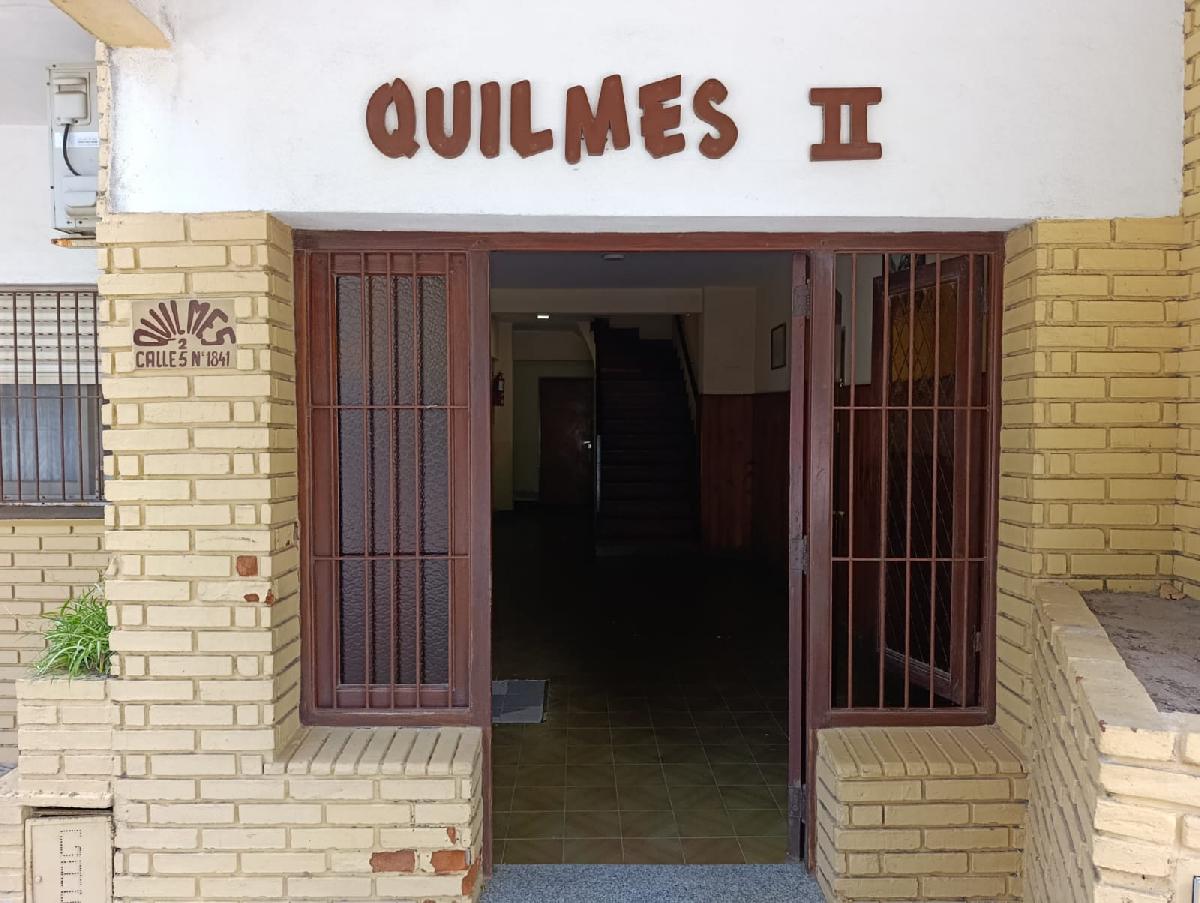 DEPTO 3 AMB. A LA CALLE- PLENO CENTRO- GAS NATURAL