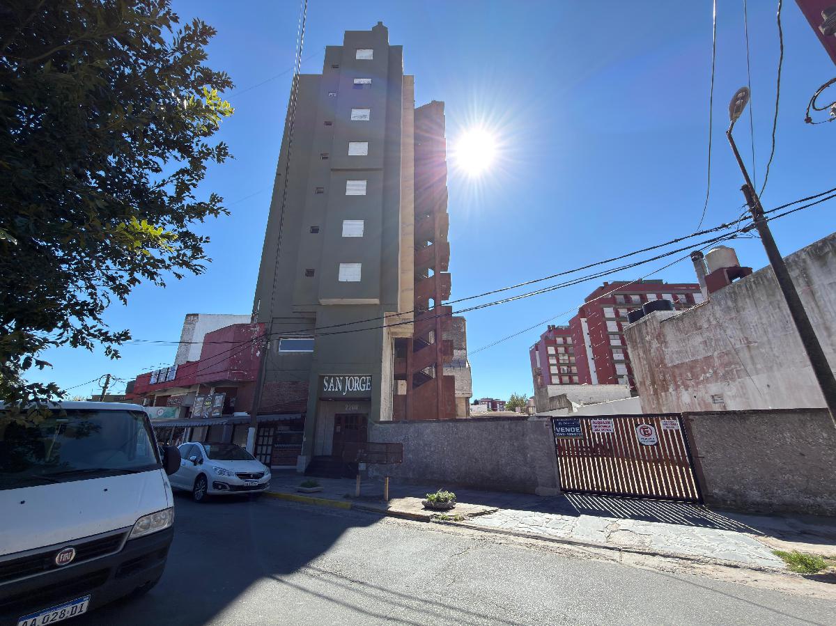 DEPTO 2 AMBIENTES- PLENO CENTRO - VISTA AL MAR