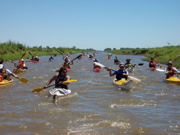 Travesía en kayak bajo la luna llena
