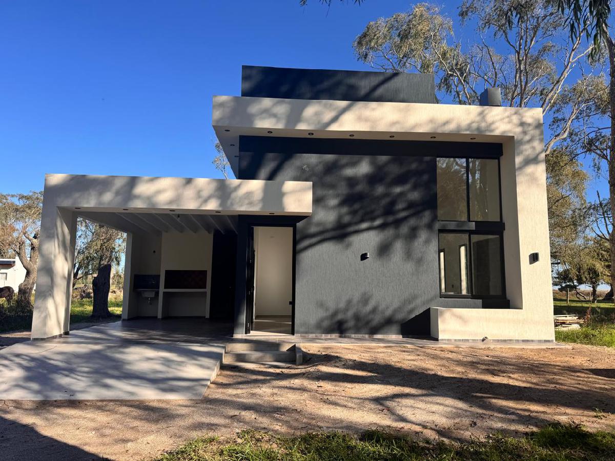 EXCELENTE CASA DE 3 AMBIENTES