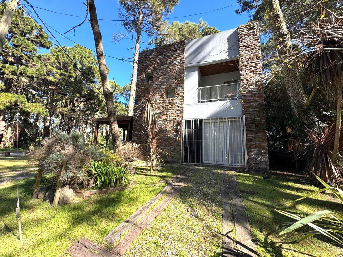 EXCELENTE CASA DE 4 AMBIENTES