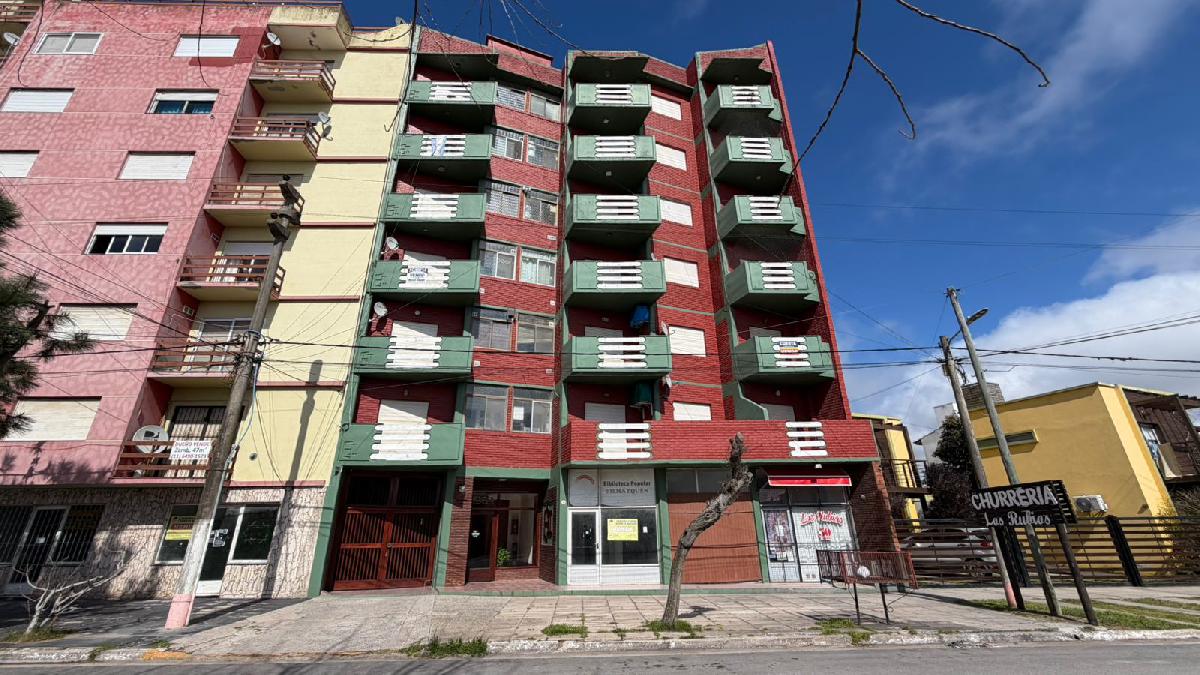 HERMOSO MONOAMBIENTE CON COCHERA - PLENO CENTRO
