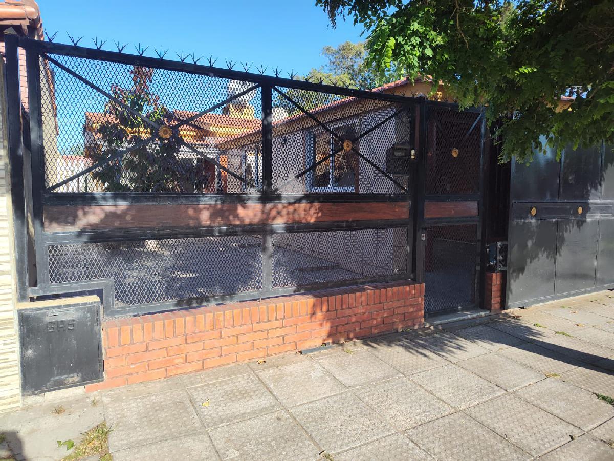 CASA + DEPARTAMENTO : OPORTUNIDAD U$s 60.000.-