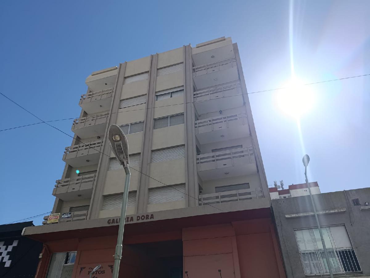 AMPLIO DEPTO 2 AMB - SOBRE PEATONAL